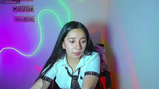 Snapshot of litle_mily_ chatting on 03.22.25 litle mily online show from 03.22.25