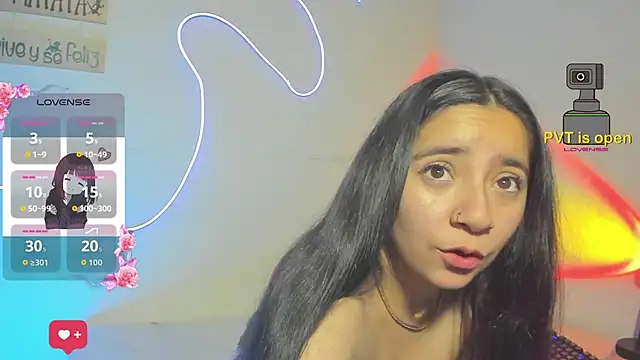 Snapshot of litle_mily_ chatting on 09.10.25 litle mily online show from 09.10.25