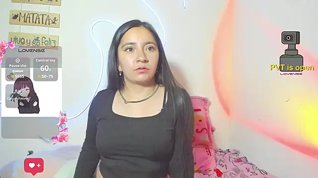 Snapshot of litle_mily_ chatting on 09.25.25 litle mily online show from 09.25.25