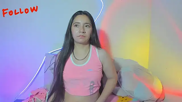 Snapshot of litle_mily_ chatting on 10.28.25 litle mily online show from 10.28.25