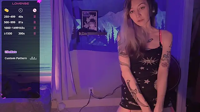 lovelylucyy online show from 01.03.25