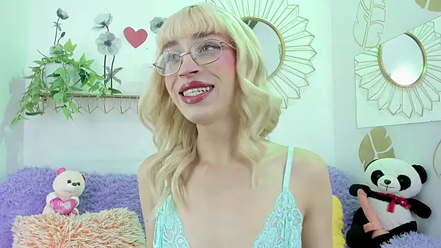 Snapshot of Ariadna_Evangeline chatting on 09.09.25 Ariadna Evangeline online show from 09.09.25