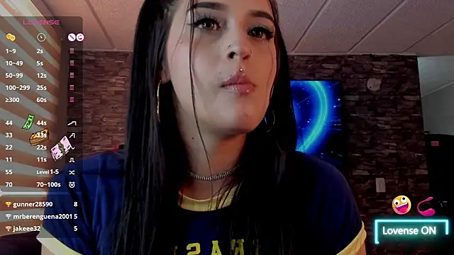 Snapshot of Charlotte_greys chatting on 12.13.25 Charlotte greys online show from 12.13.25