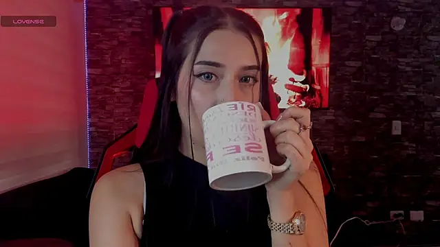 Snapshot of Charlotte_greys chatting on 01.05.26 Charlotte greys online show from 01.05.26