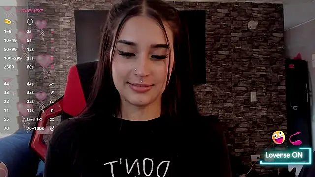 Snapshot of Charlotte_greys chatting on 02.04.26 Charlotte greys online show from 02.04.26