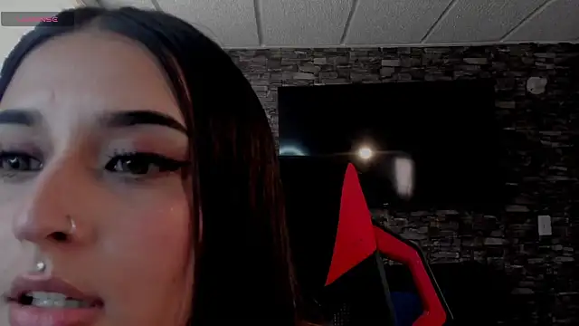 Snapshot of Charlotte_greys chatting on 02.18.26 Charlotte greys online show from 02.18.26