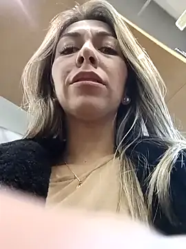 Snapshot of rachellboom chatting on 01.22.25 rachellboom online show from 01.22.25