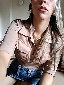 Snapshot of rachellboom chatting on 01.29.25 rachellboom online show from 01.29.25