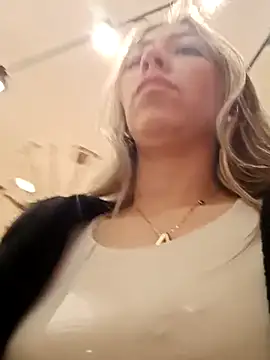 Snapshot of rachellboom chatting on 02.25.25 rachellboom online show from 02.25.25