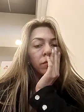 Snapshot of rachellboom chatting on 03.05.25 rachellboom online show from 03.05.25