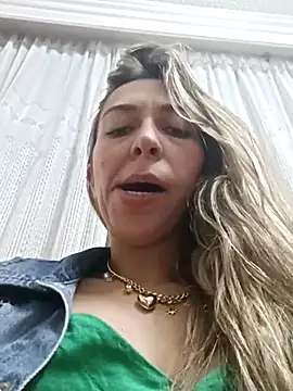 Snapshot of rachellboom chatting on 03.08.25 rachellboom online show from 03.08.25