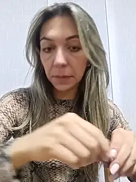 Snapshot of rachellboom chatting on 10.16.25 rachellboom online show from 10.16.25