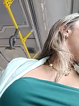 Snapshot of rachellboom chatting on 10.16.25 rachellboom online show from 10.16.25