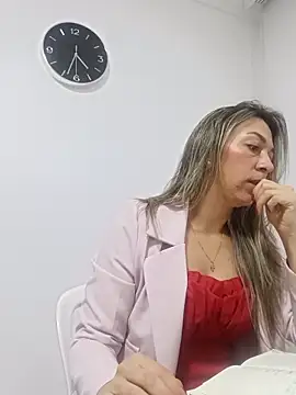 Snapshot of rachellboom chatting on 10.26.25 rachellboom online show from 10.26.25