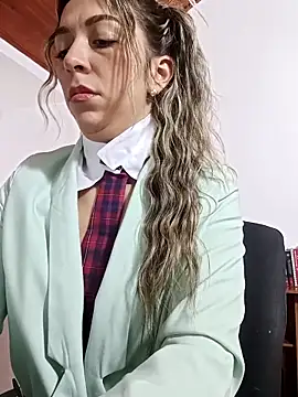 Snapshot of rachellboom chatting on 10.31.25 rachellboom online show from 10.31.25