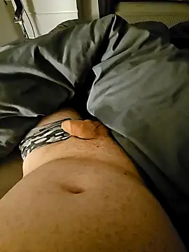 Snapshot of Feelixbi99 chatting on 12.19.24 Feelixbi99 online show from 12.19.24