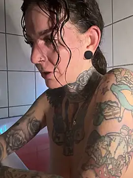 BrownieyQueen online show from 12.03.25