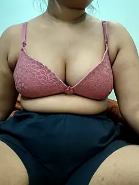 Snapshot of Shana-12 chatting on 03.10.25 Shana-12 online show from 03.10.25