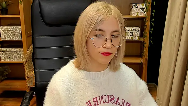 Snapshot of Moon13152 chatting on 12.06.24 Moon13152 online show from 12.06.24