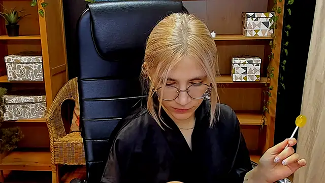 Snapshot of Moon13152 chatting on 12.07.24 Moon13152 online show from 12.07.24