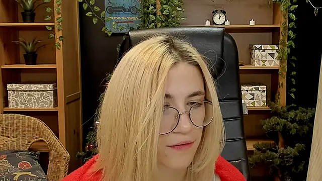 Snapshot of Moon13152 chatting on 01.26.25 Moon13152 online show from 01.26.25