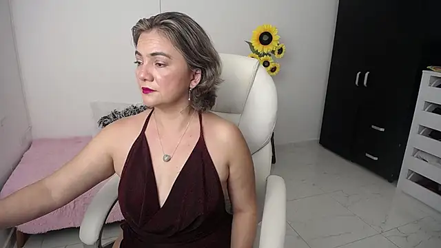 Chiraz hasnaa online show from 01.01.25