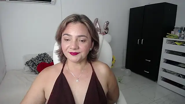 Chiraz hasnaa online show from 01.20.25