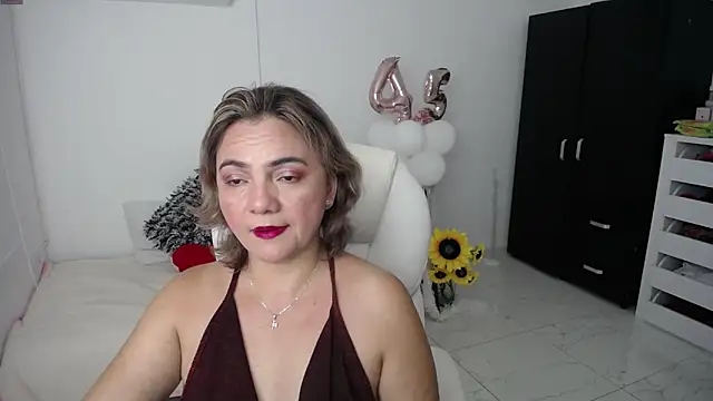 Chiraz hasnaa online show from 01.27.25