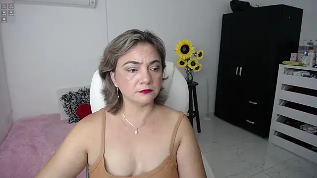 Chiraz hasnaa online show from 02.12.25