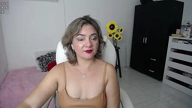 Chiraz hasnaa online show from 02.13.25