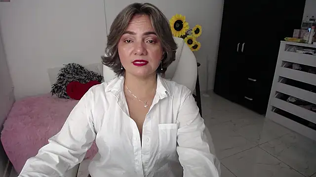 Chiraz hasnaa online show from 02.14.25