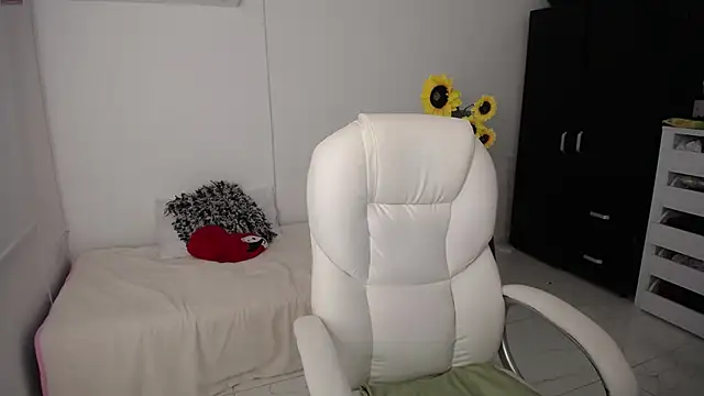 Chiraz hasnaa online show from 03.15.25