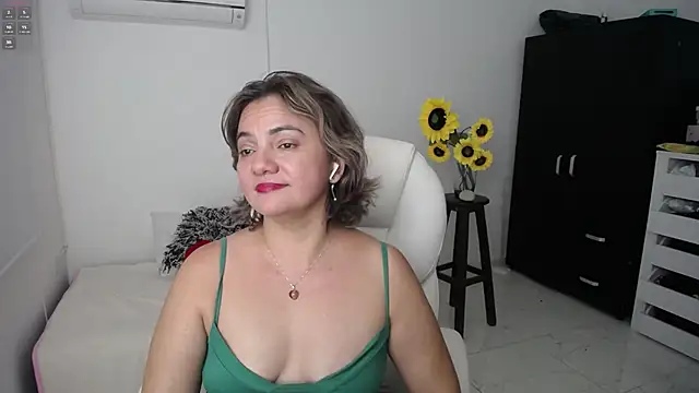 Chiraz hasnaa online show from 03.15.25