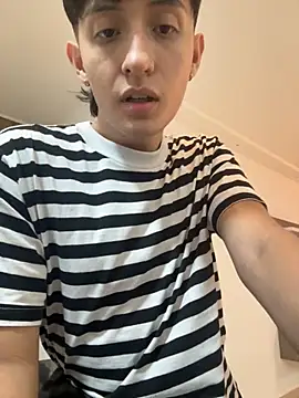 Snapshot of HotStar_yes chatting on 09.24.25 HotStar yes online show from 09.24.25