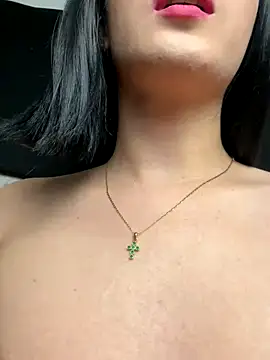 Snapshot of HotStar_yes chatting on 11.09.25 HotStar yes online show from 11.09.25