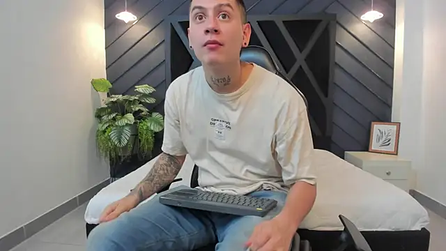 Yeiko Romero  online show from 01.28.25