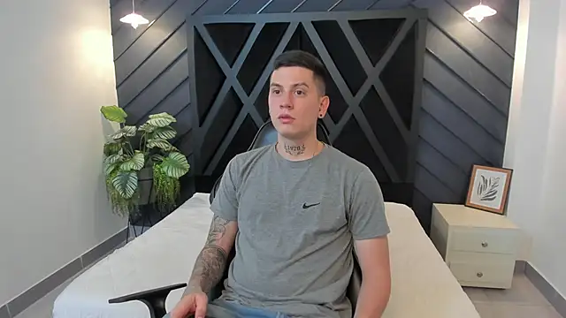 Yeiko Romero  online show from 02.13.25