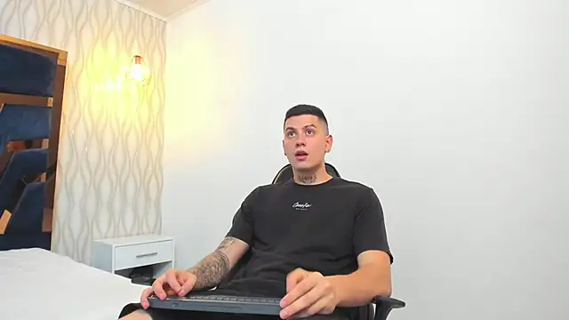 Yeiko Romero  online show from 02.22.25