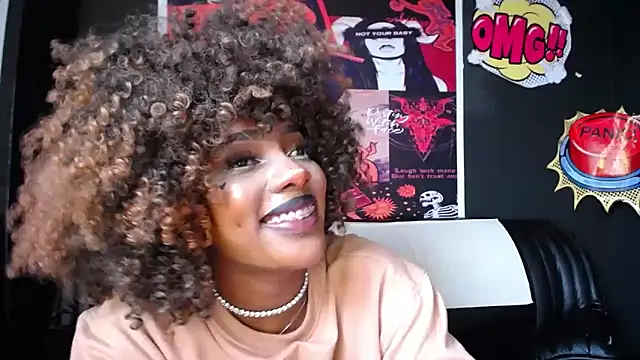 Snapshot of TIFFANYYSTAR chatting on 02.25.25 TIFFANYYSTAR online show from 02.25.25