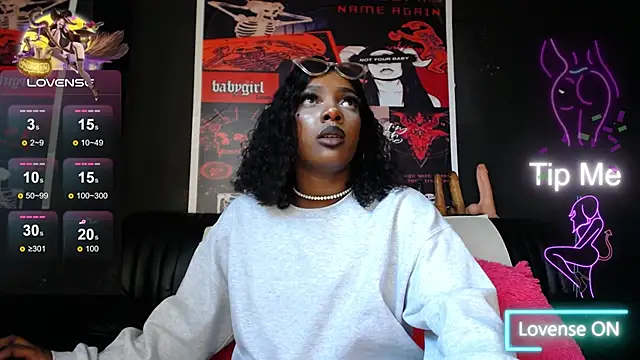 Snapshot of TIFFANYYSTAR chatting on 03.11.25 TIFFANYYSTAR online show from 03.11.25