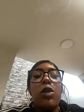 Snapshot of TIFFANYYSTAR chatting on 09.11.25 TIFFANYYSTAR online show from 09.11.25