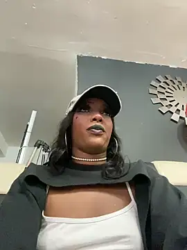 Snapshot of TIFFANYYSTAR chatting on 10.24.25 TIFFANYYSTAR online show from 10.24.25