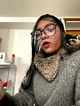 Snapshot of TIFFANYYSTAR chatting on 12.05.25 TIFFANYYSTAR online show from 12.05.25