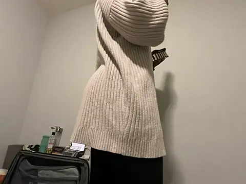 Snapshot of wynterheat chatting on 01.28.25 wynterheat online show from 01.28.25