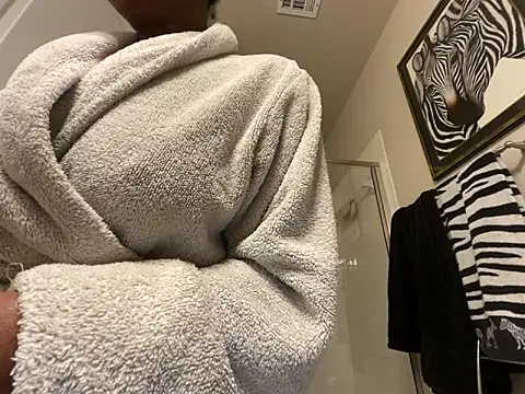 Snapshot of wynterheat chatting on 11.09.25 wynterheat online show from 11.09.25