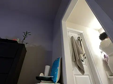 Snapshot of wynterheat chatting on 11.10.25 wynterheat online show from 11.10.25