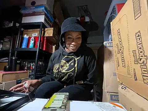 Snapshot of wynterheat chatting on 11.12.25 wynterheat online show from 11.12.25