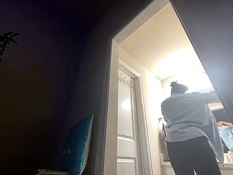 Snapshot of wynterheat chatting on 11.20.25 wynterheat online show from 11.20.25