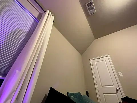 Snapshot of wynterheat chatting on 11.24.25 wynterheat online show from 11.24.25