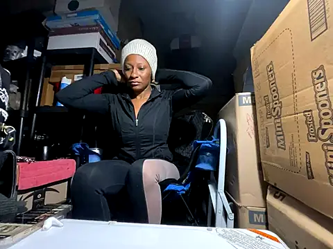 Snapshot of wynterheat chatting on 11.26.25 wynterheat online show from 11.26.25